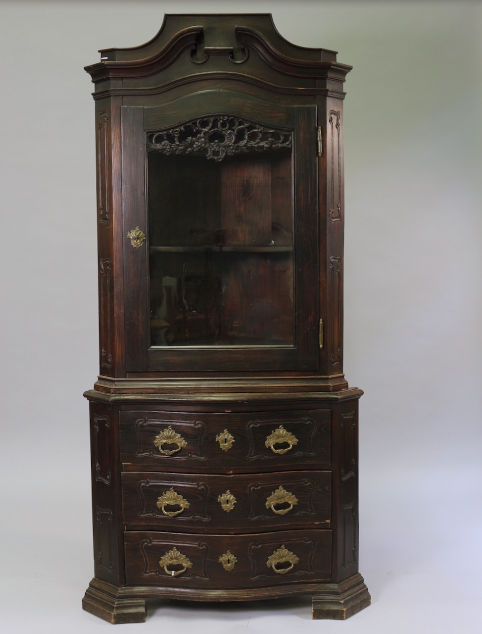 Eckvitrinenaufsatzkommode, um 1770
