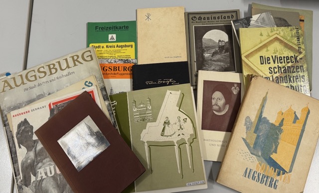 Konvolut Bücher Augsburg, 20 Druckwerke