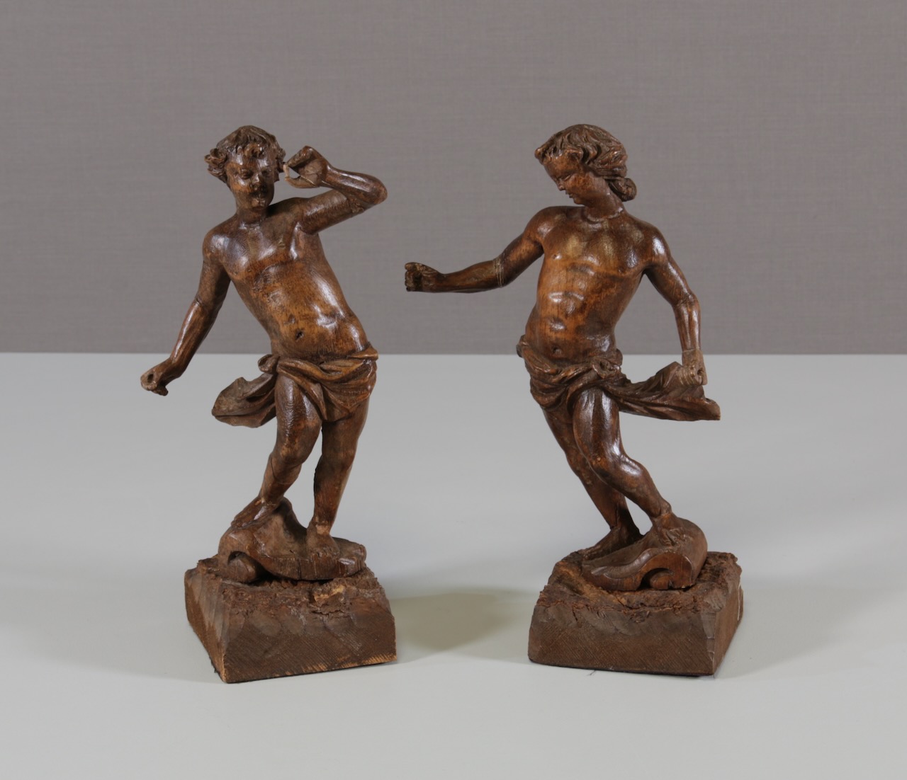 Paar Holzfiguren
