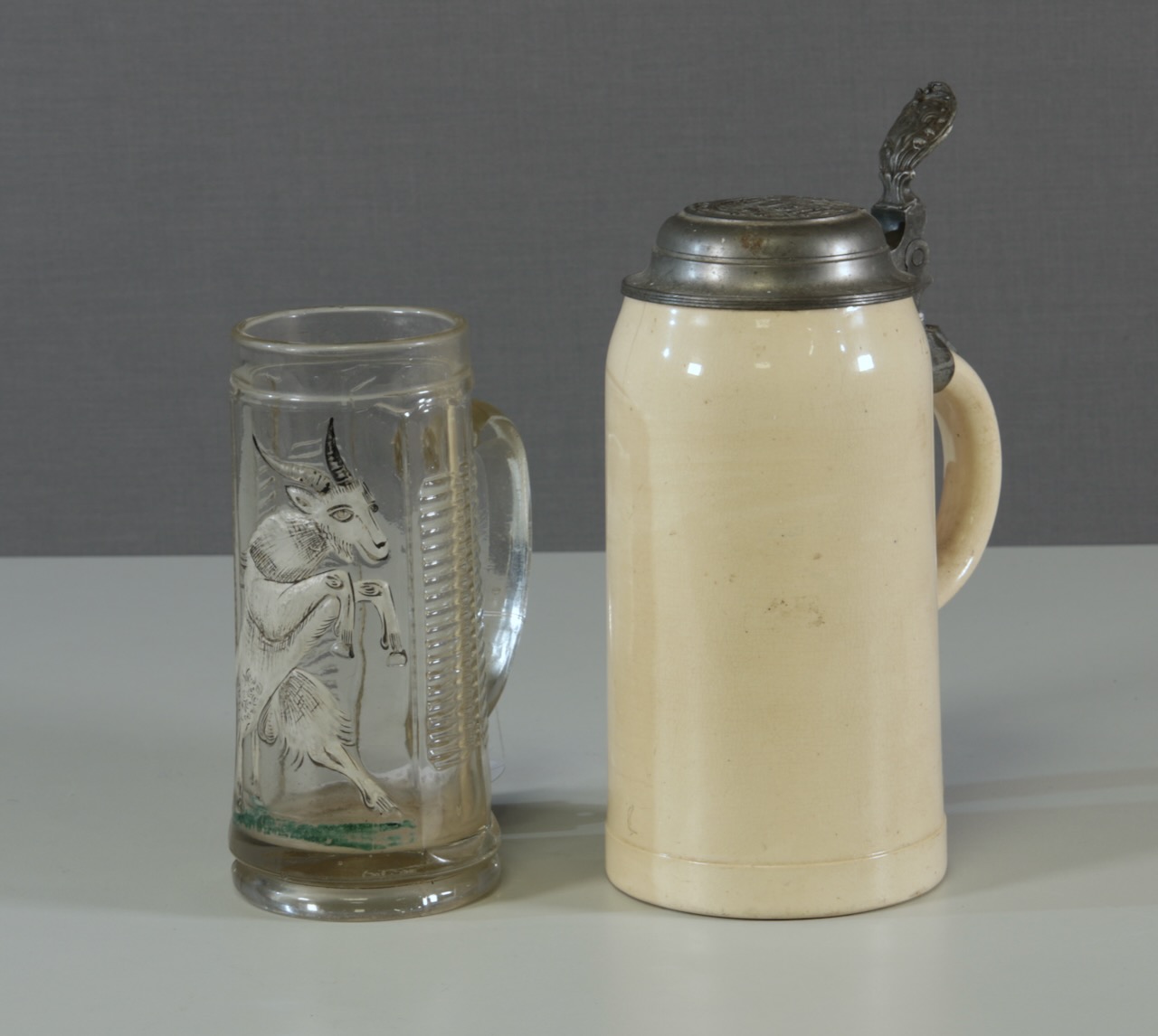 Zwei Bierkrüge