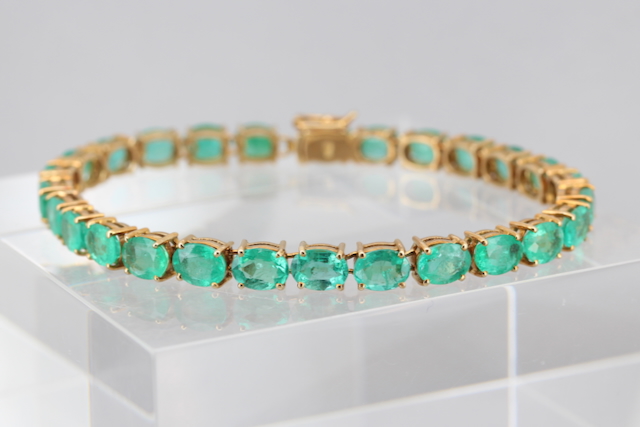 Armband mit Smaragden