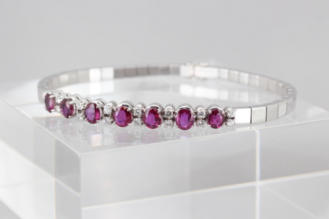 Armband mit Rubinen