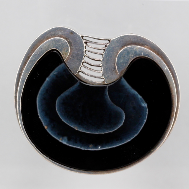 Brosche mit Onyx